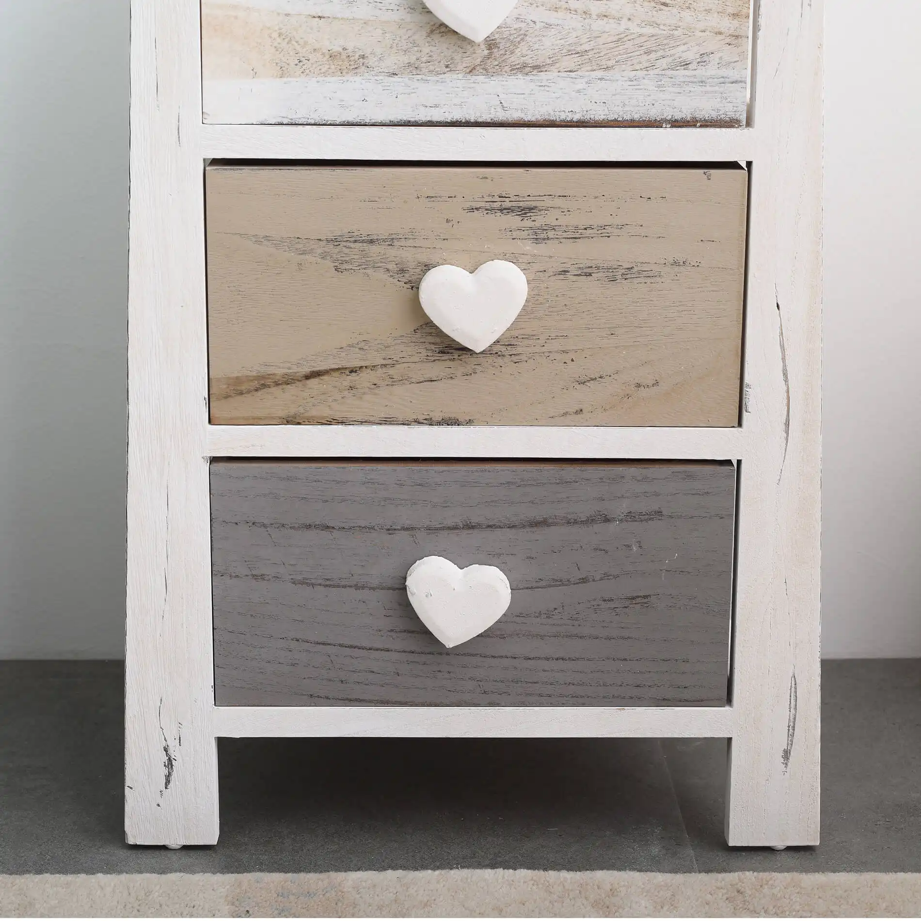 Eugenia - Comodino shabby chic con pomelli a cuore e 3 cassetti - Image 5