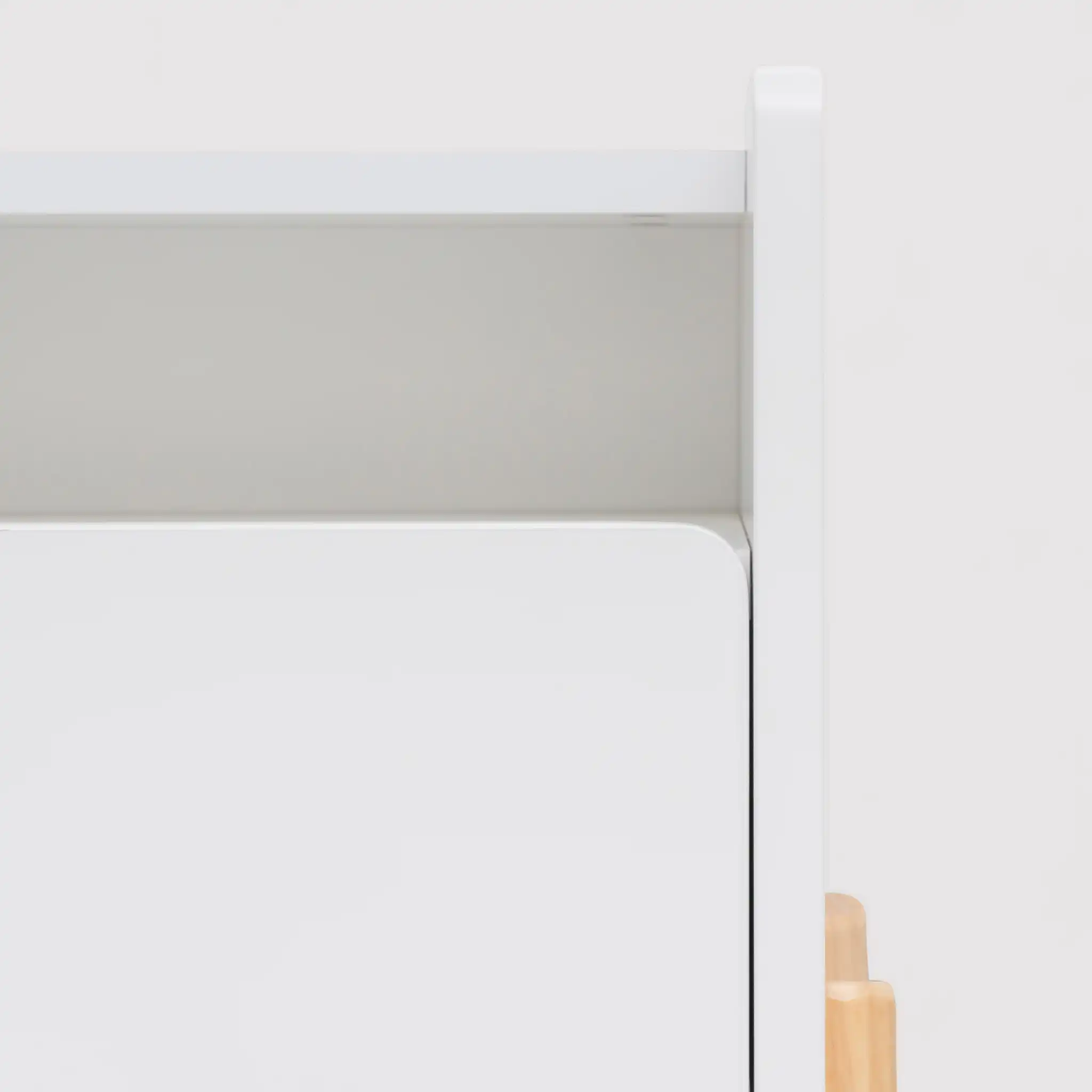 Kelen - Comodino bianco per bambini con 2 ripiani e 1 cassetto - Image 9