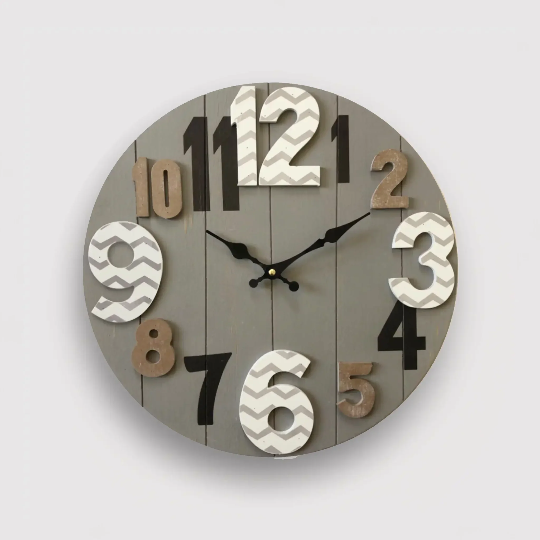 Sterzilia - Orologio con numeri grandi dal design moderno